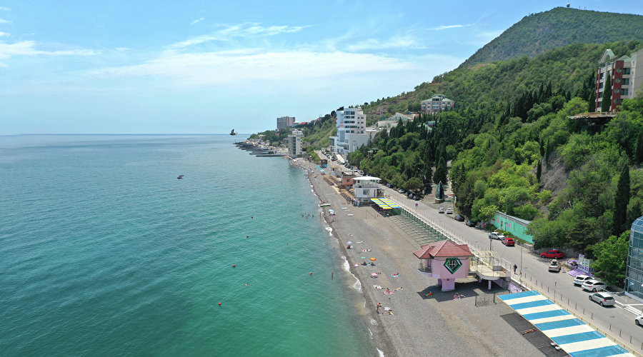 Вид на побережье Алушты