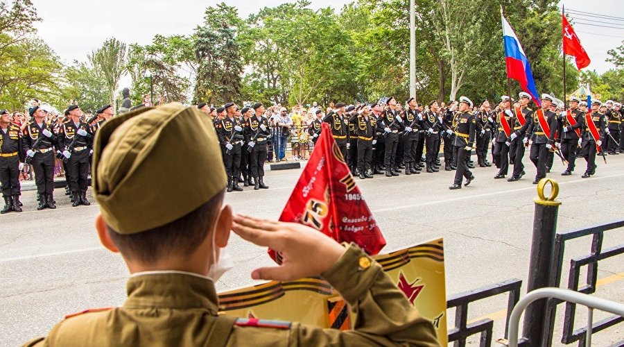 Парад Победы в Керчи