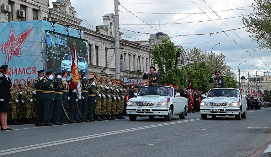 Военный парад в Симферополе