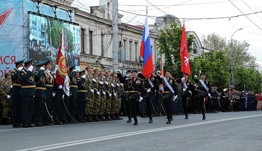 Военный парад в Симферополе