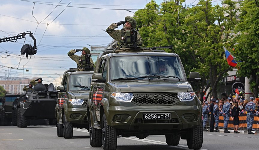 Военный парад в Симферополе