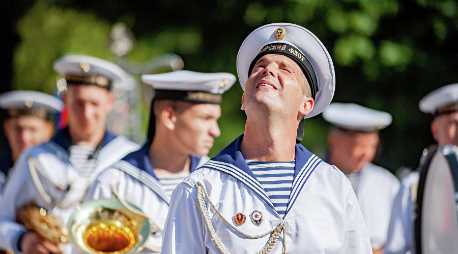 Военнослужащие ВМФ России в Севастополе