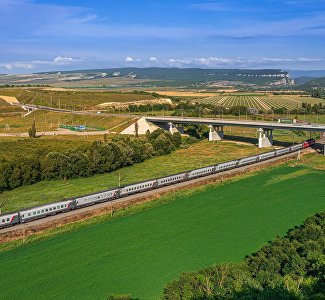 В курортный сезон поезда перевезли в Крым и обратно 3 млн пассажиров