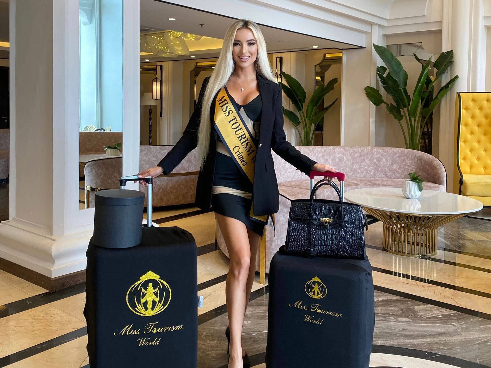 Финалистка Miss Tourism World 2022 Юлия Павликова