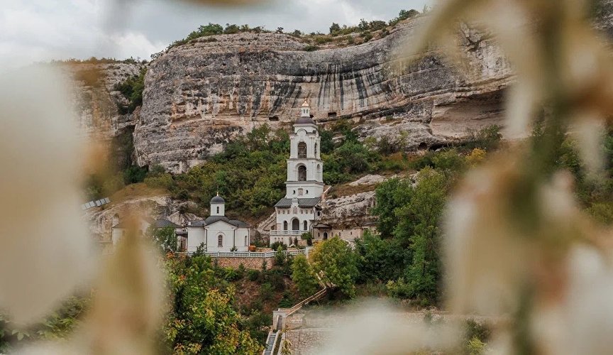 Свято-Успенский пещерный монастырь