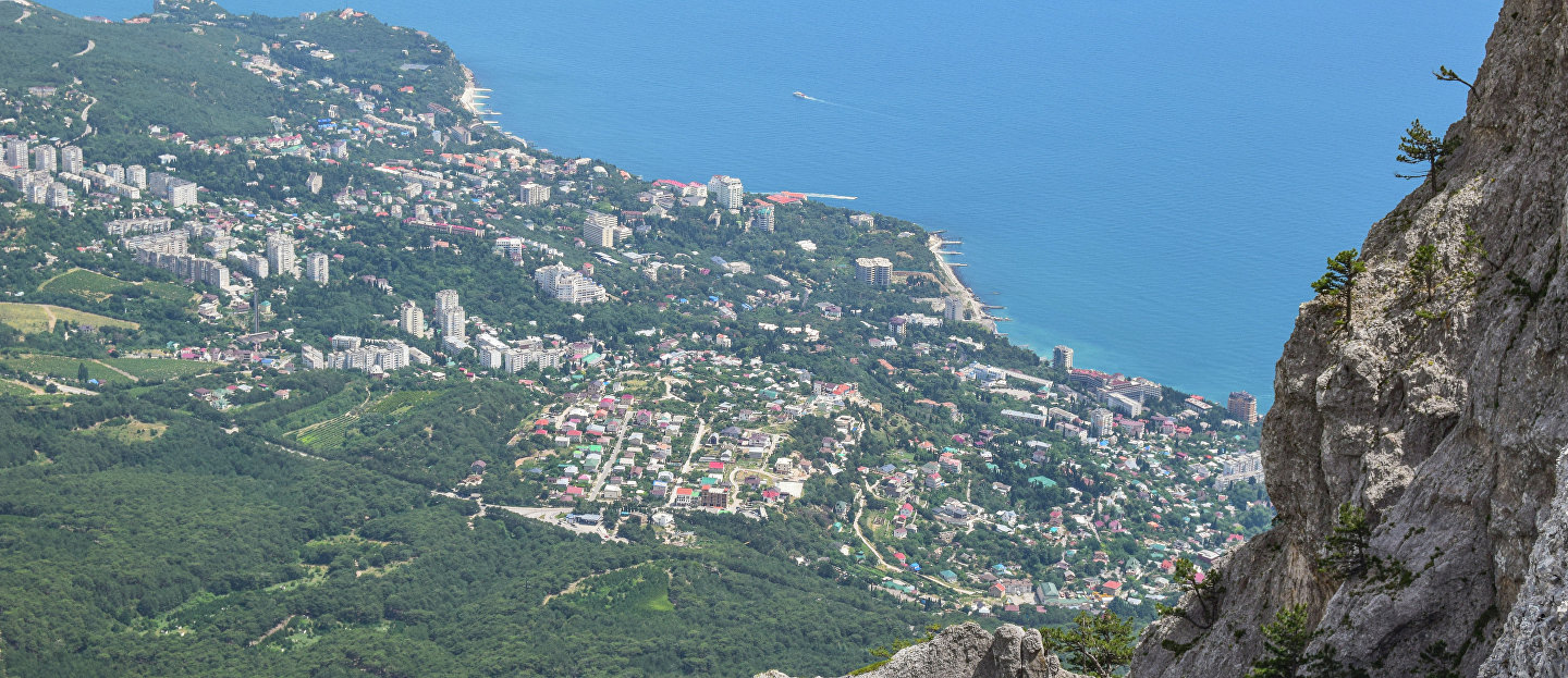 Вид с Ай-Петри на южное побережье Крыма