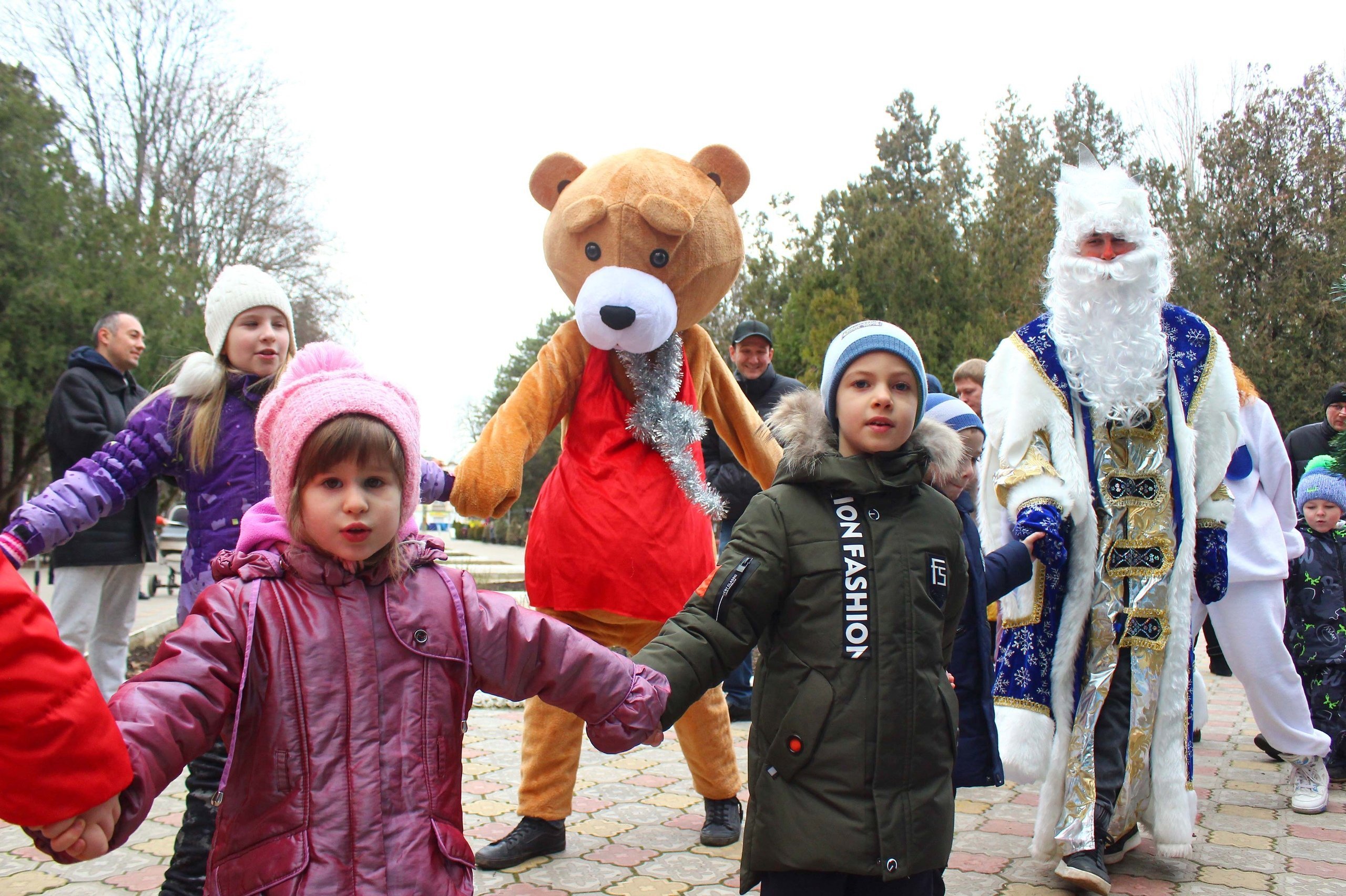 Новогодние гуляния в Детском парке Симферополя