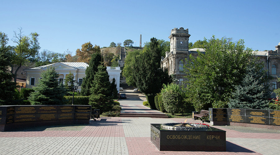 Вечный огонь в сквере Славы